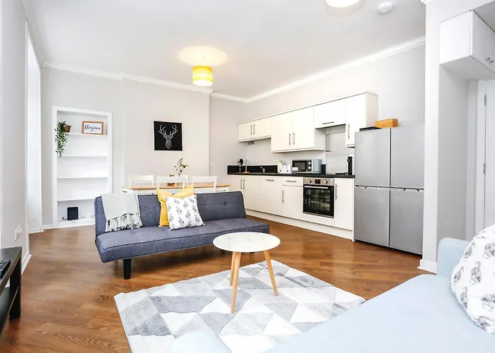 Centrally Located Spacious 2 Bedrooms