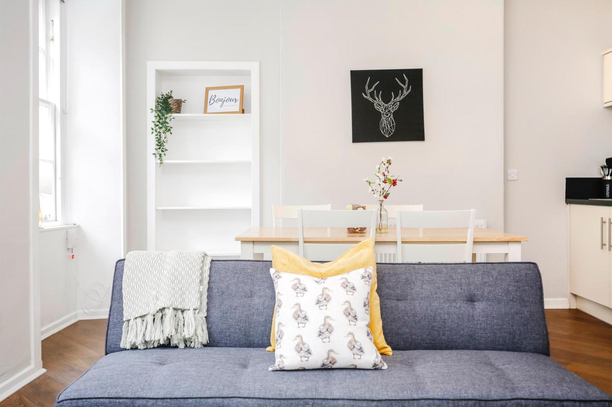 Centrally Located Spacious 2 Bedrooms